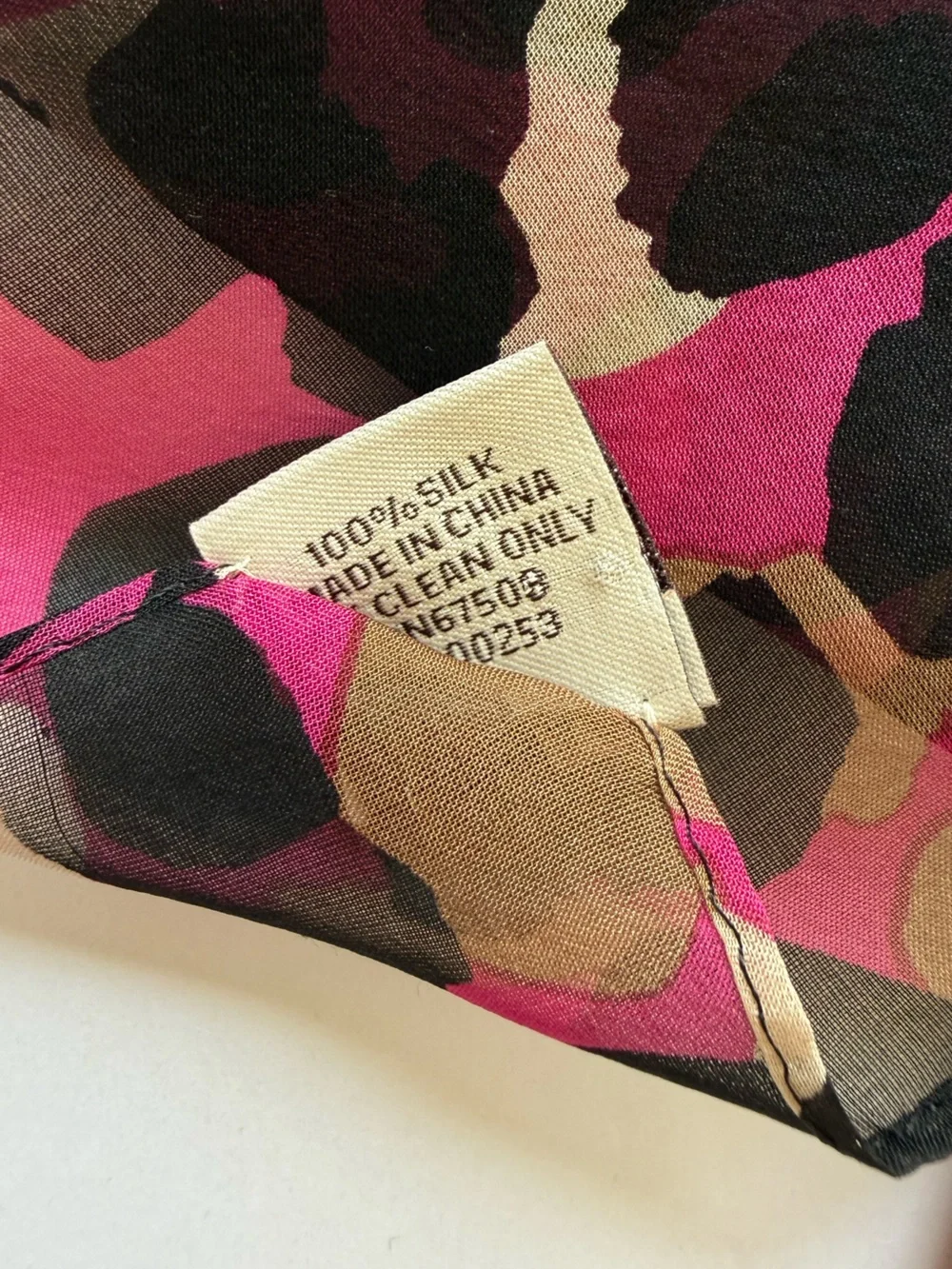 Anne Klein Fuchsia Pink & Black Leopard Print Oblong Scarf